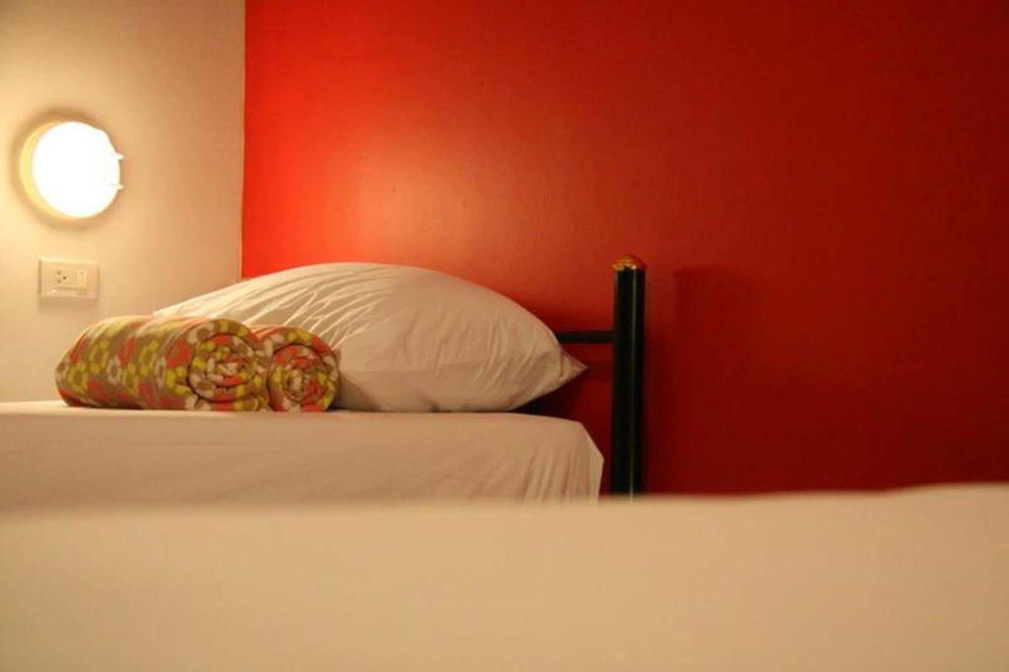Kool Backpacker Hostel Patong Kültér fotó