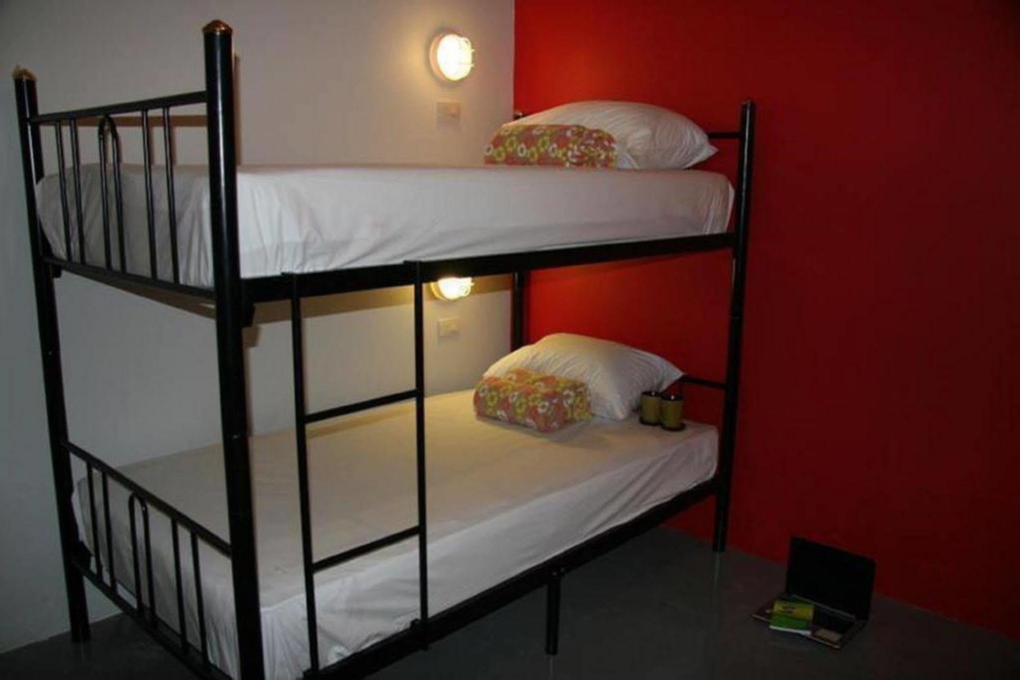Kool Backpacker Hostel Patong Kültér fotó